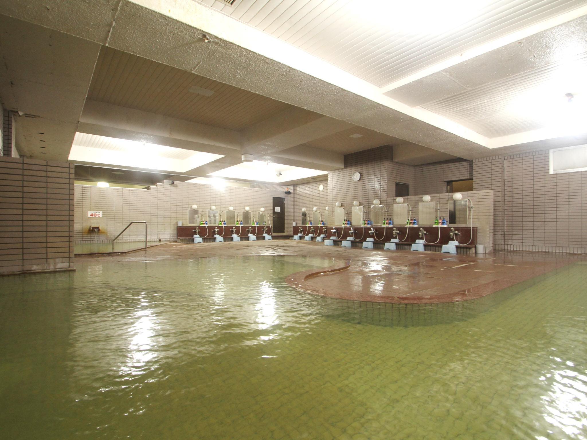 Tắm suối nước nóng