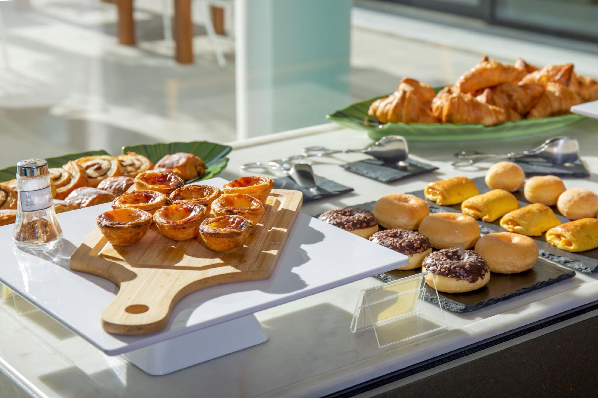 Đồ ăn và thức uống