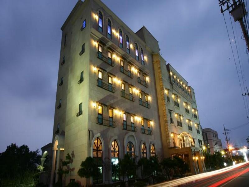 Ngoại cảnh khách sạn