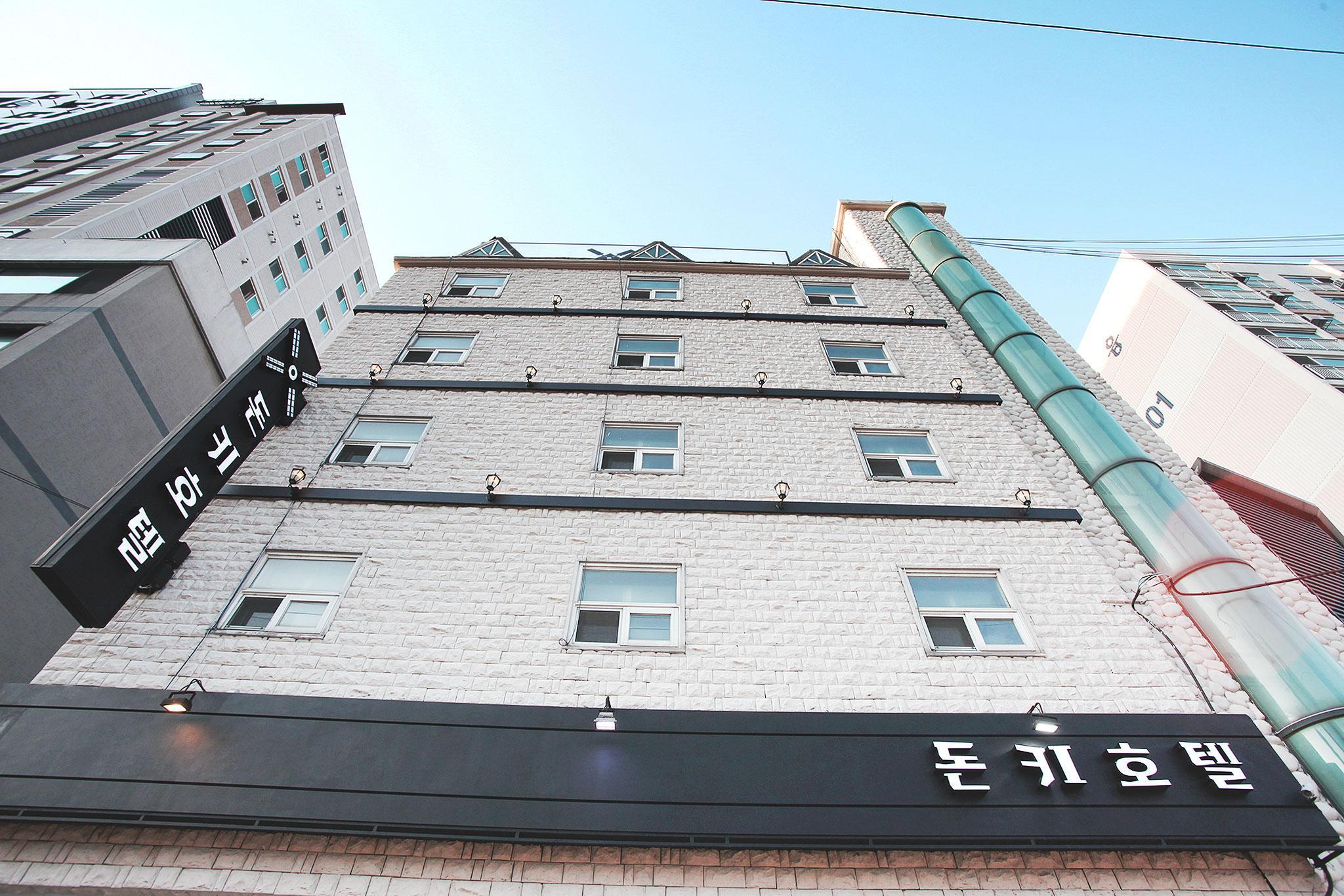 Ngoại cảnh khách sạn