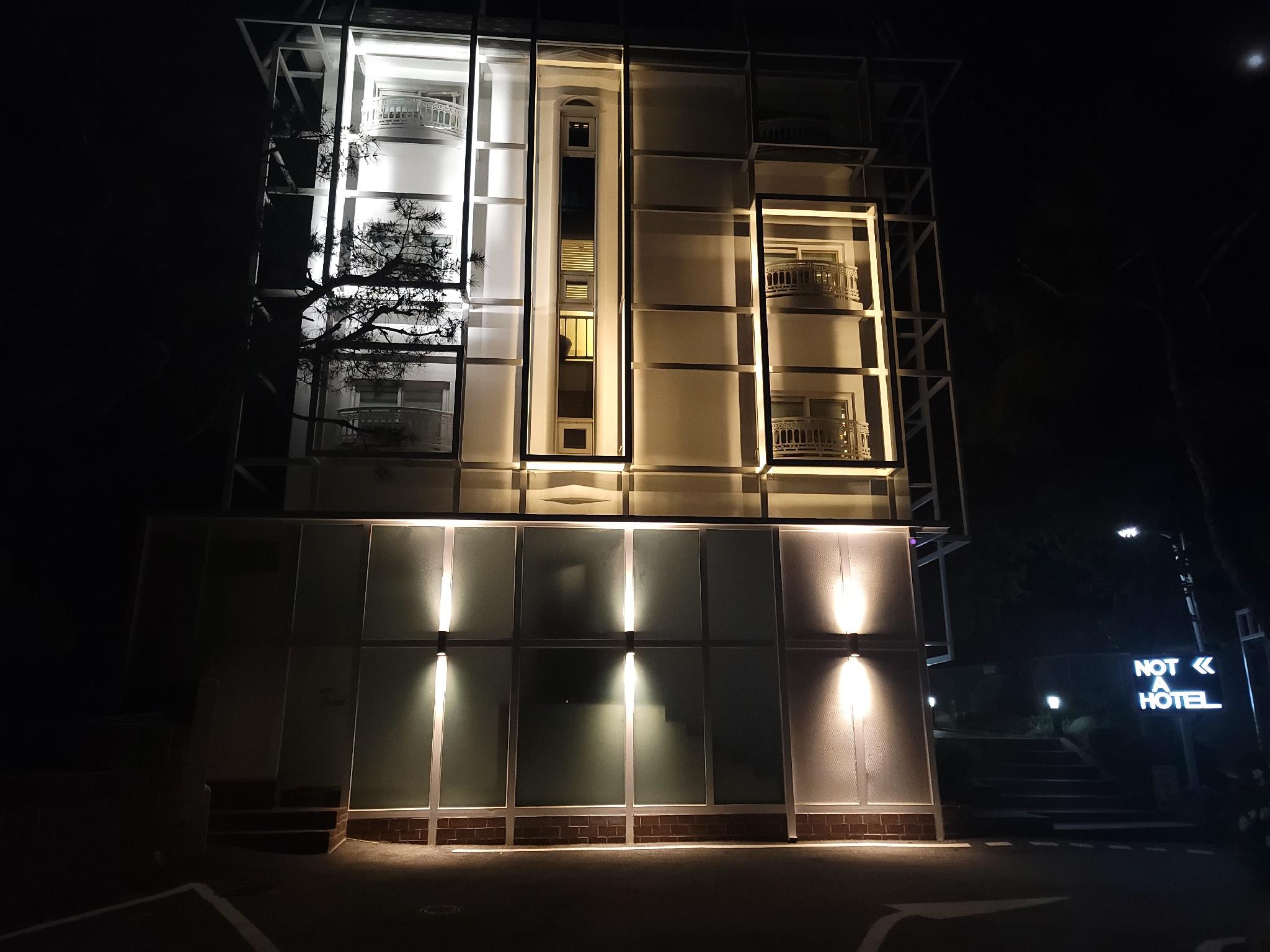 Ngoại cảnh khách sạn