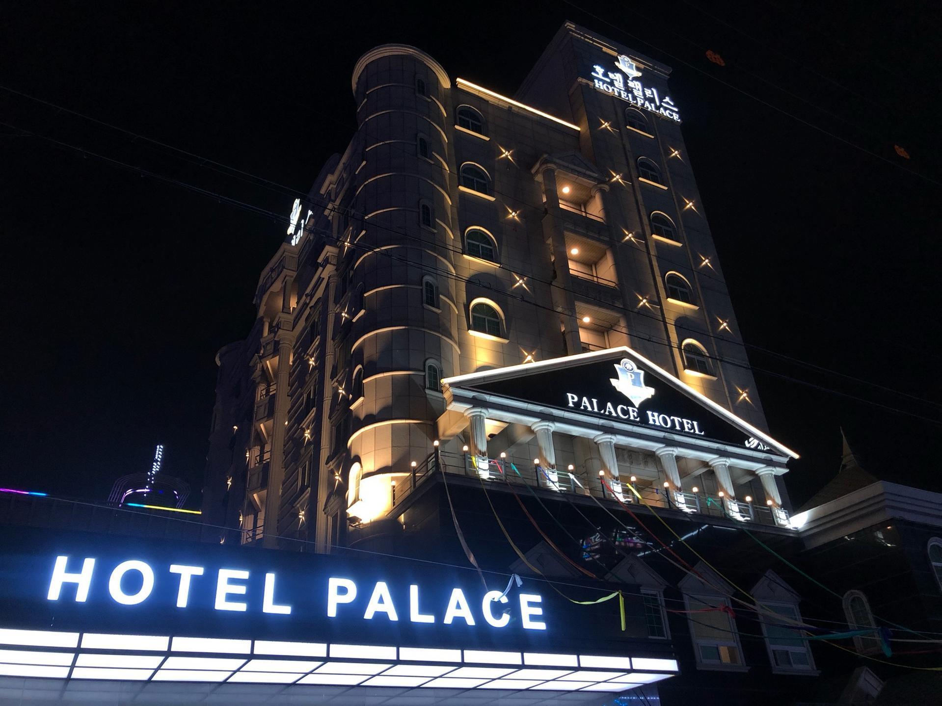 Ngoại cảnh khách sạn