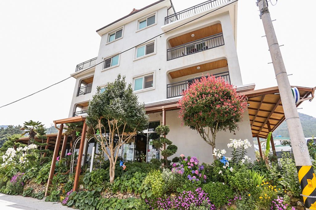Ngoại cảnh khách sạn