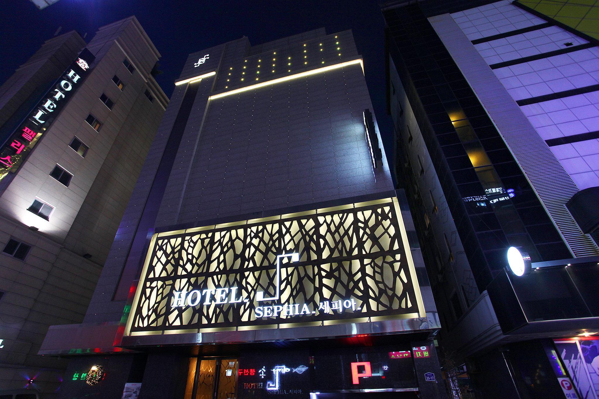 Ngoại cảnh khách sạn