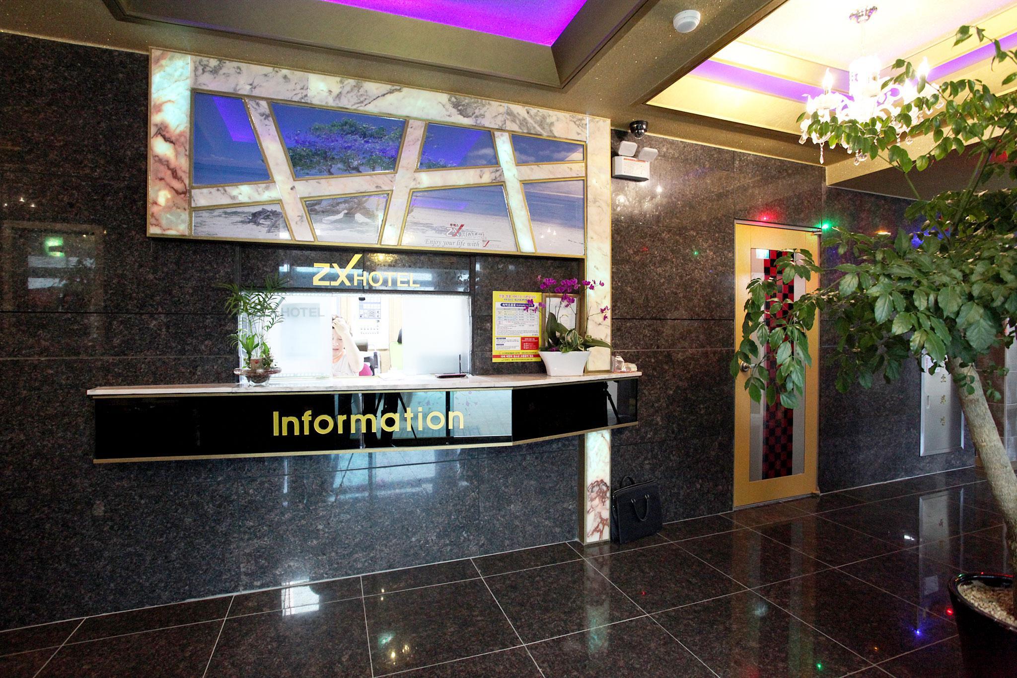 Ngoại cảnh khách sạn