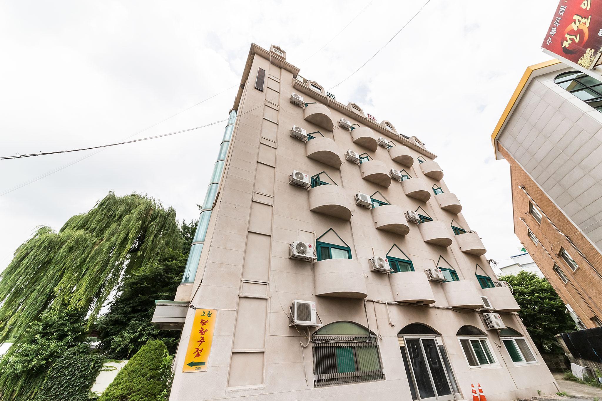 Ngoại cảnh khách sạn