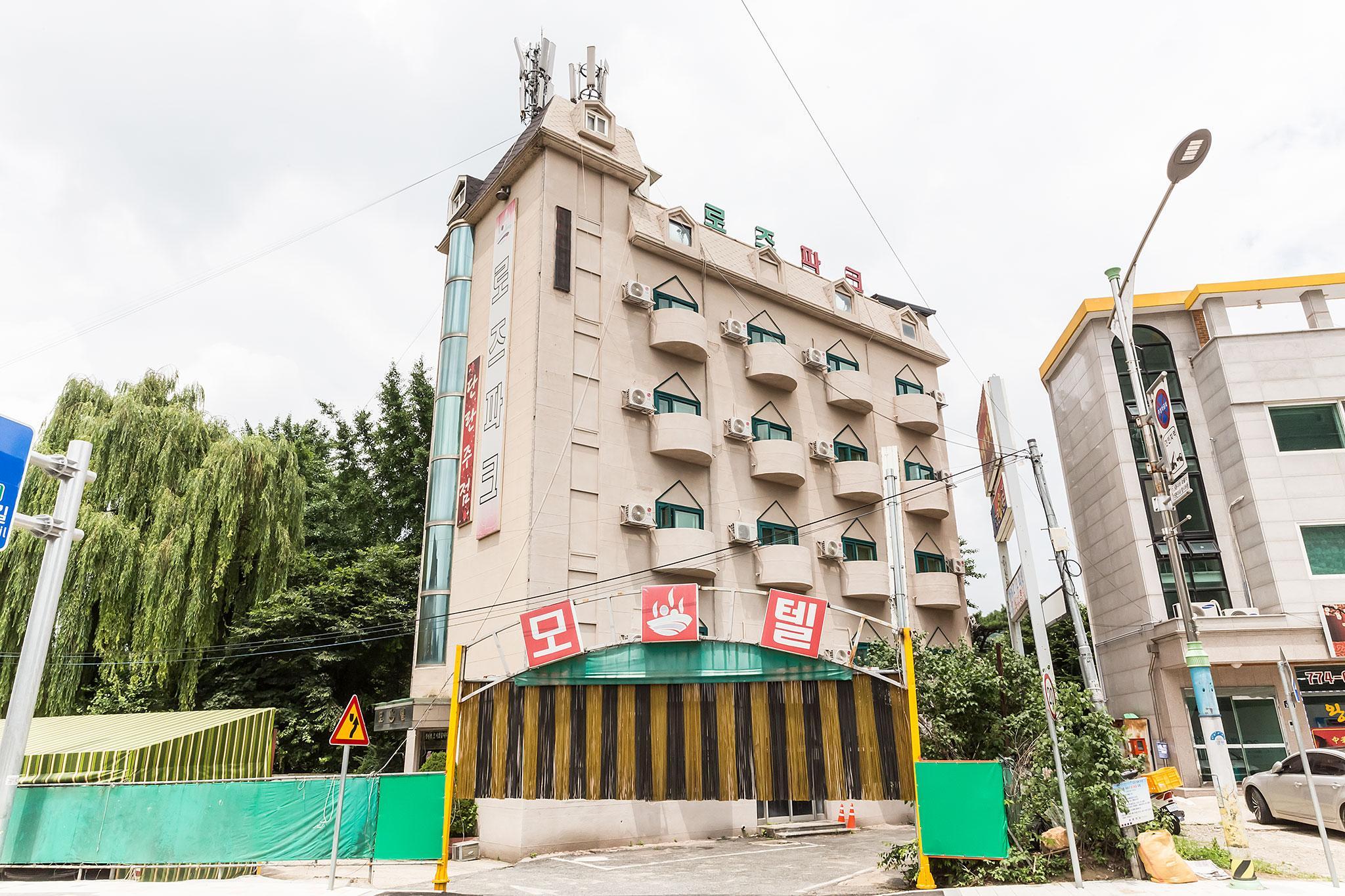 Ngoại cảnh khách sạn