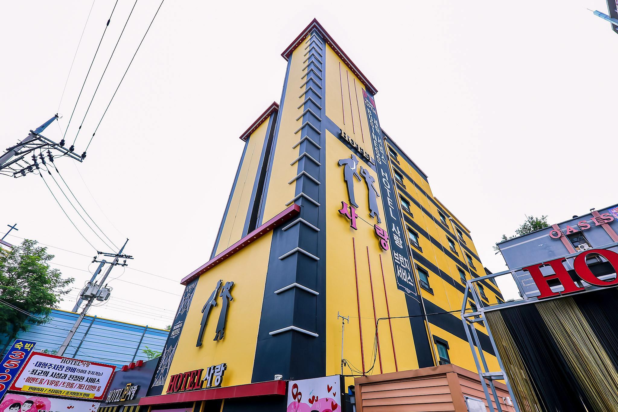 Ngoại cảnh khách sạn