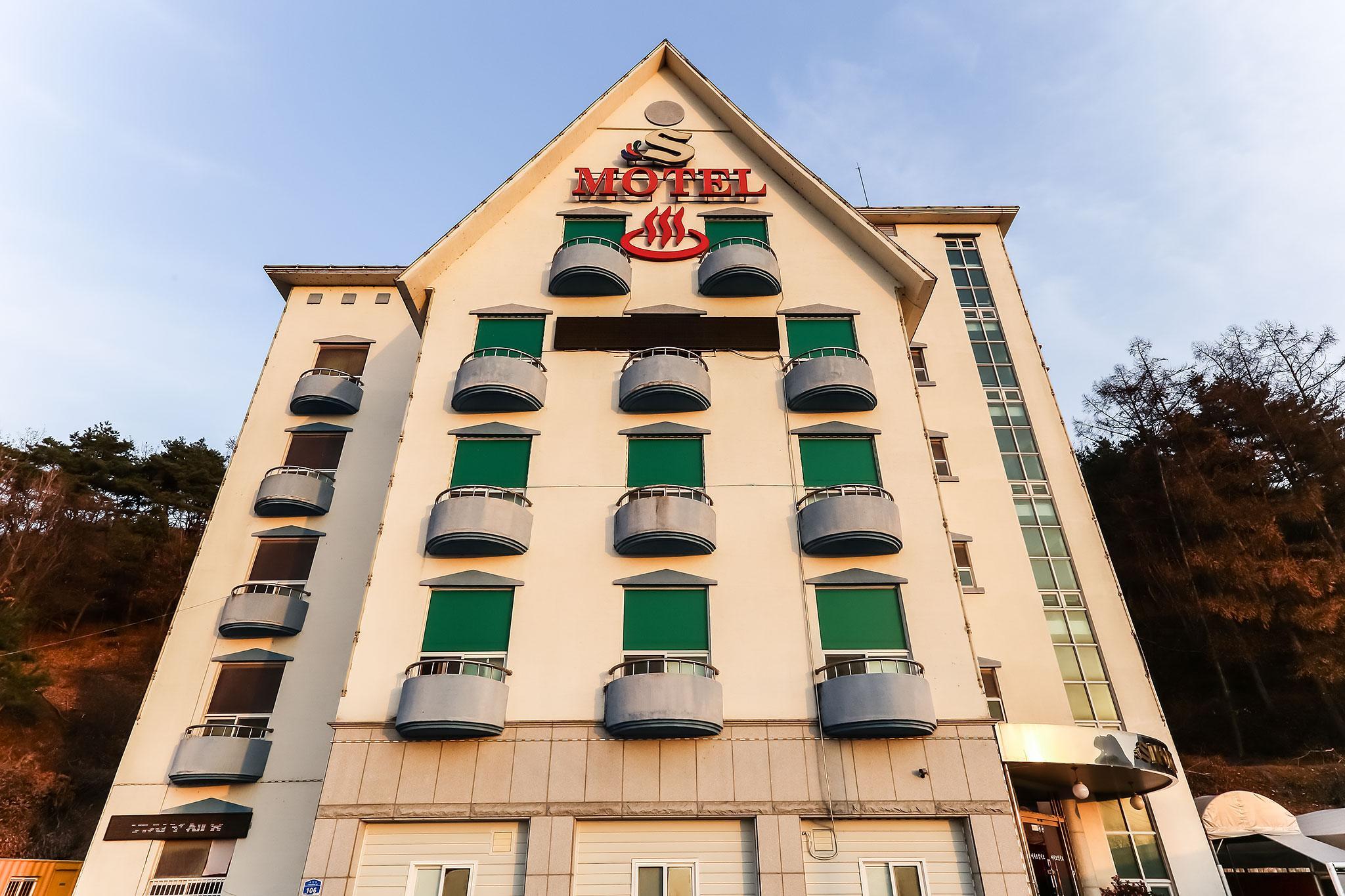 Ngoại cảnh khách sạn