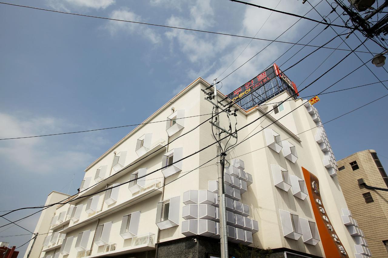 Ngoại cảnh khách sạn