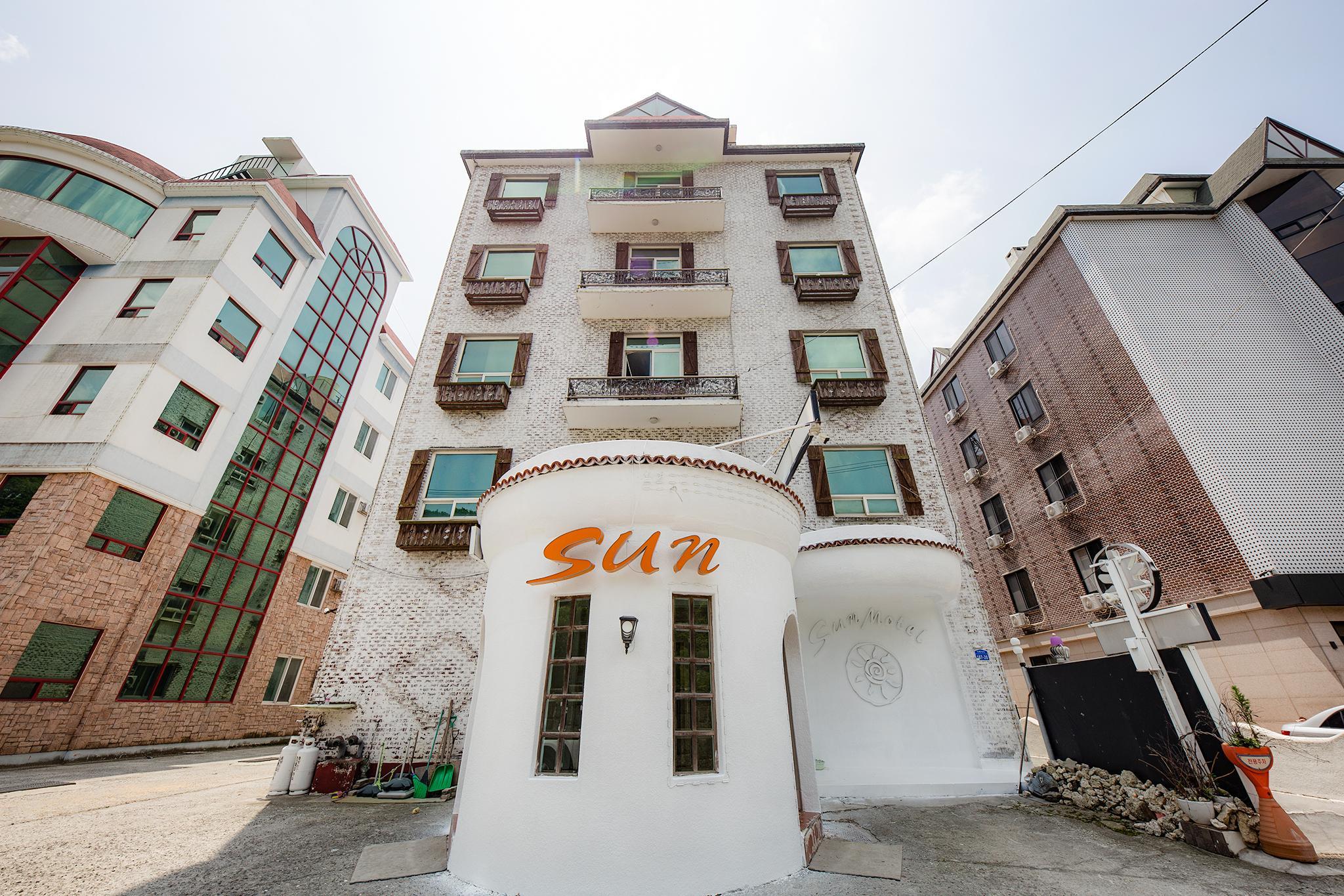 Ngoại cảnh khách sạn