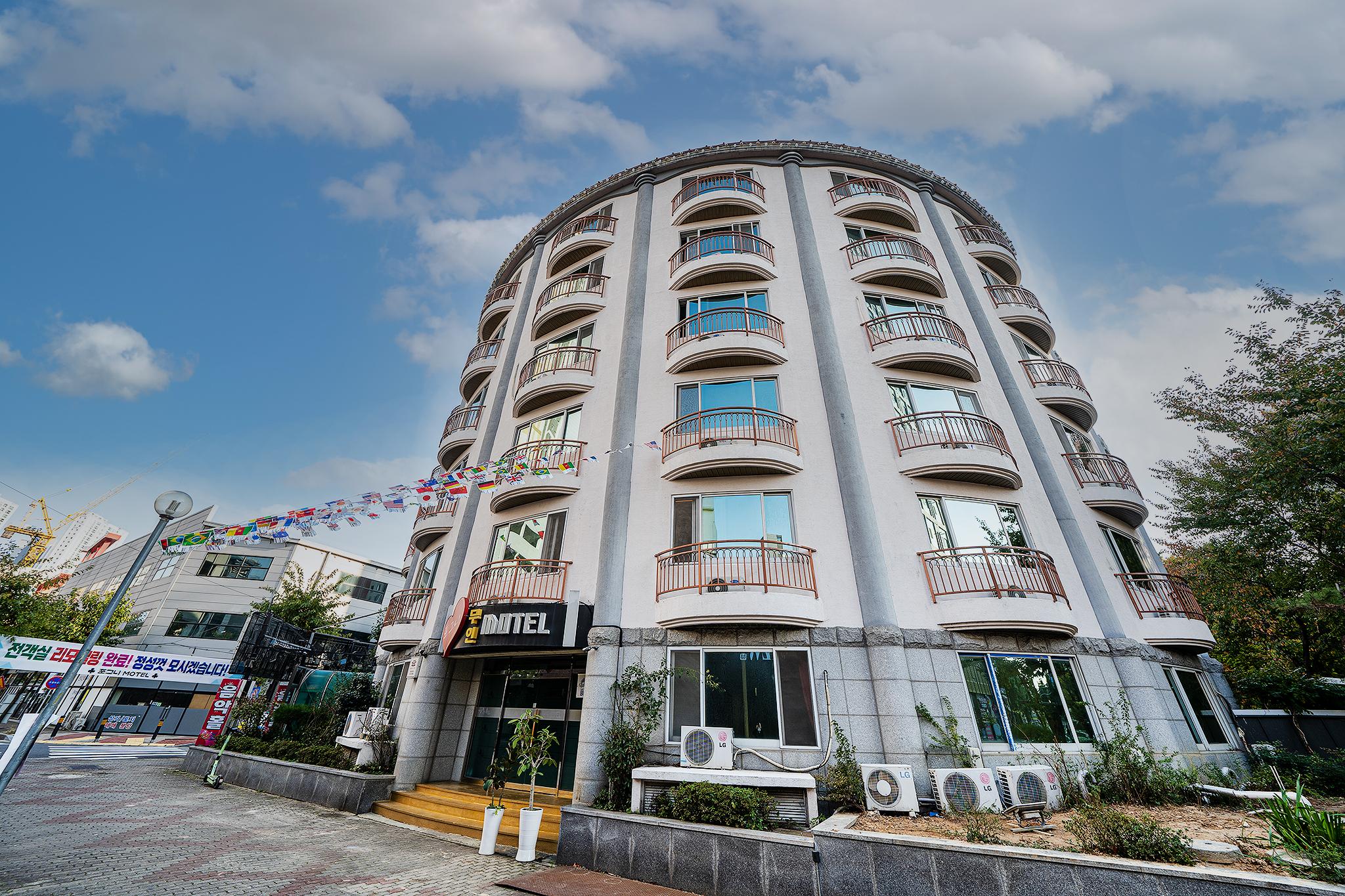 Ngoại cảnh khách sạn