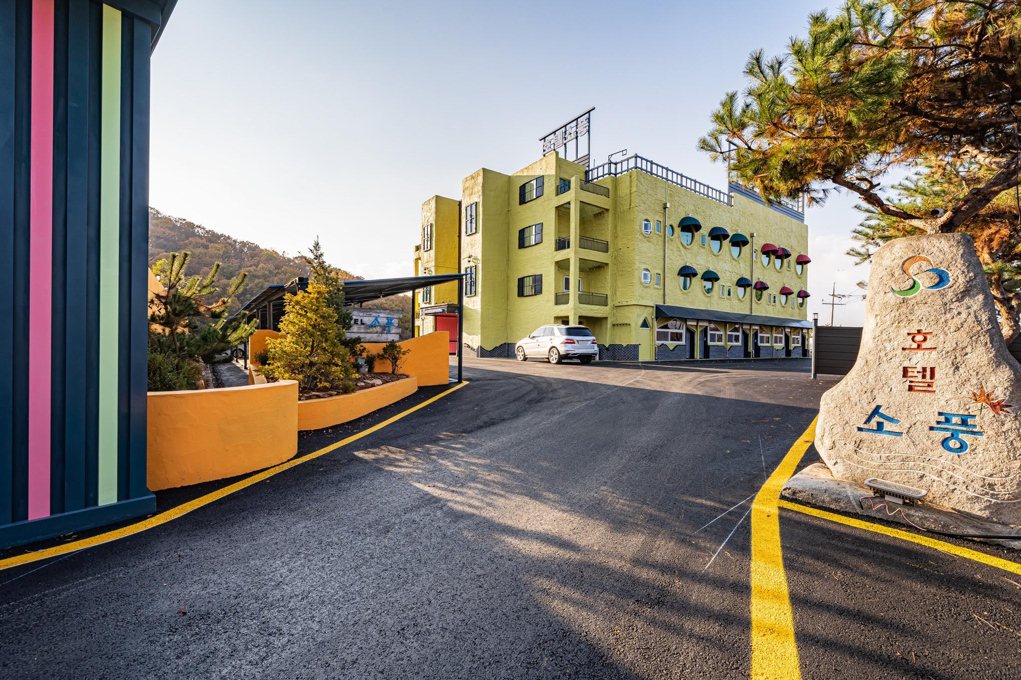 Ngoại cảnh khách sạn