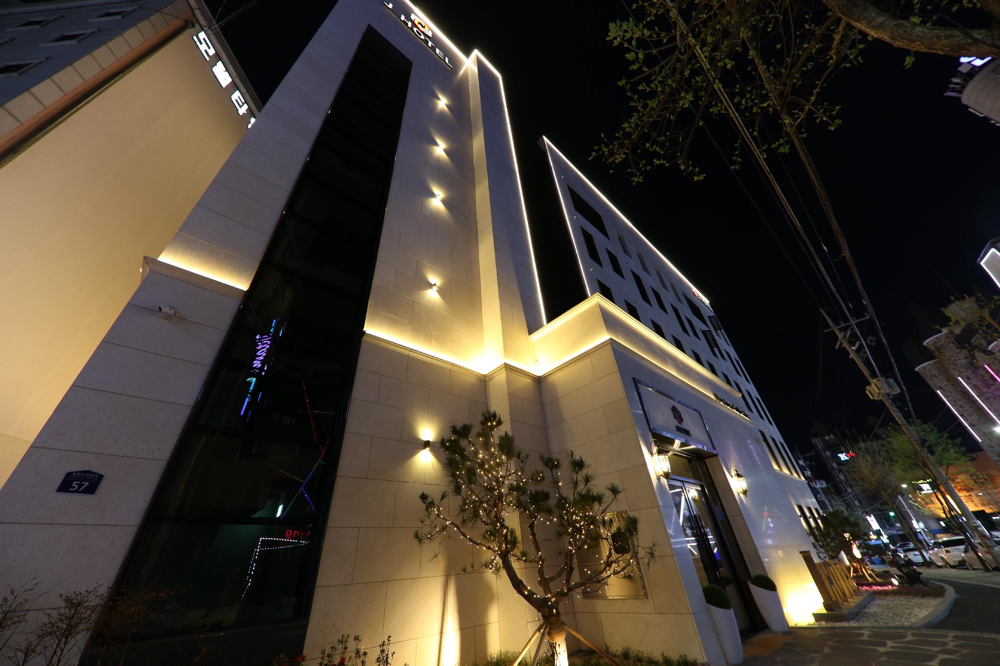 Ngoại cảnh khách sạn