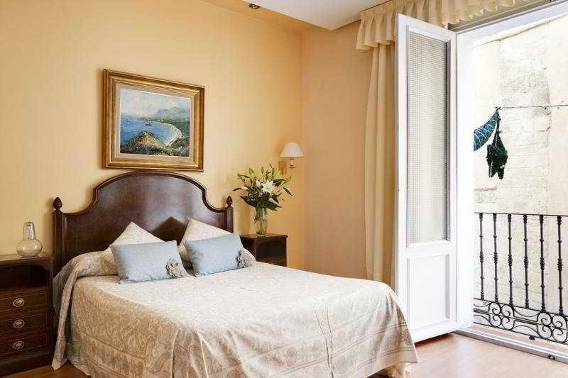 Trung tâm hội nghị