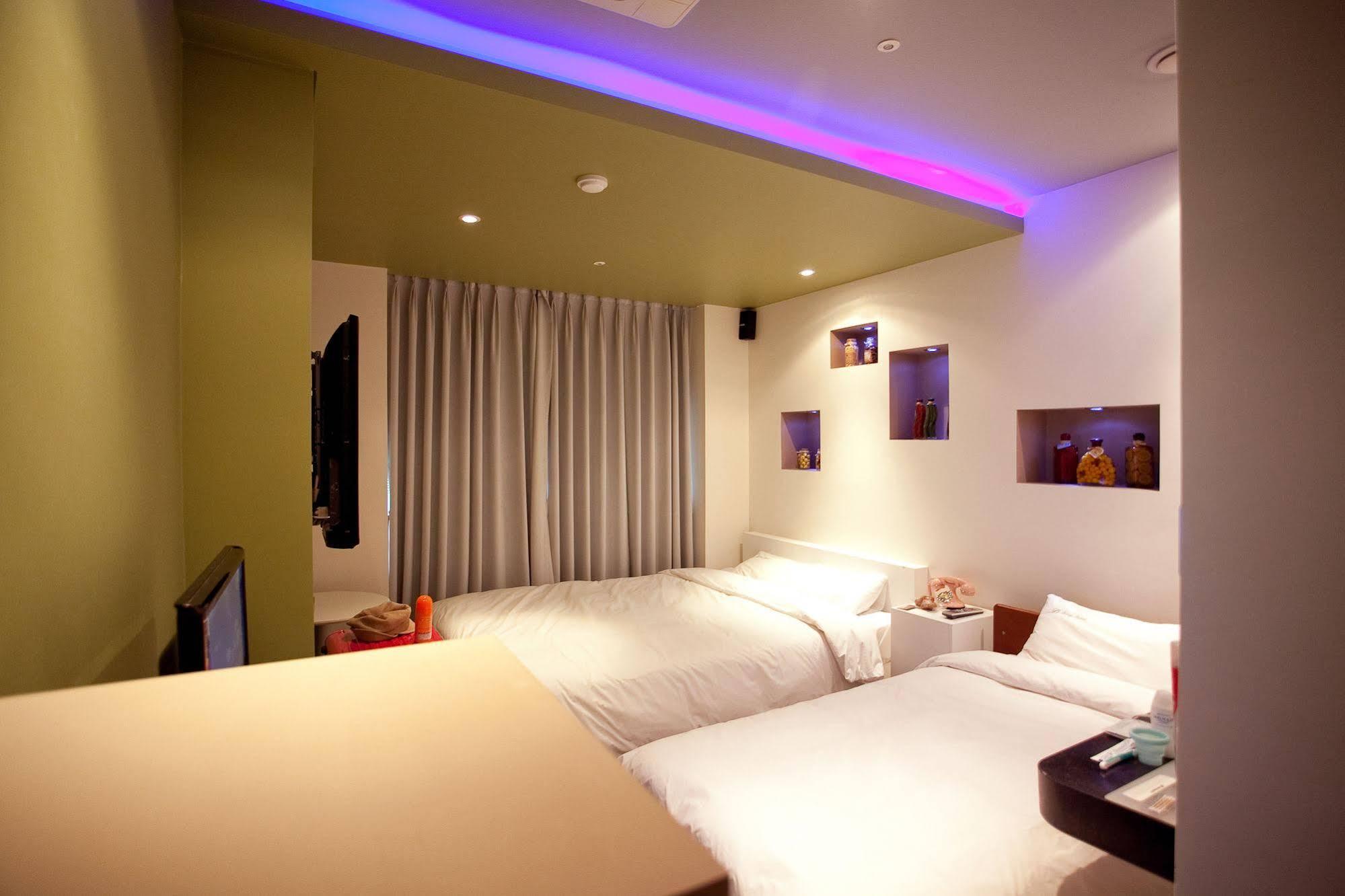 Khu vực xung quanh