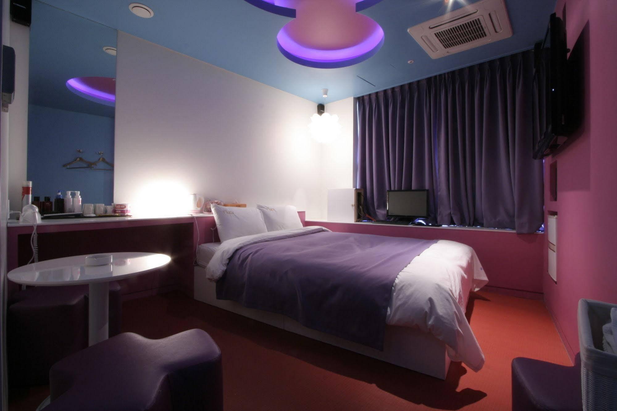 Khu vực xung quanh