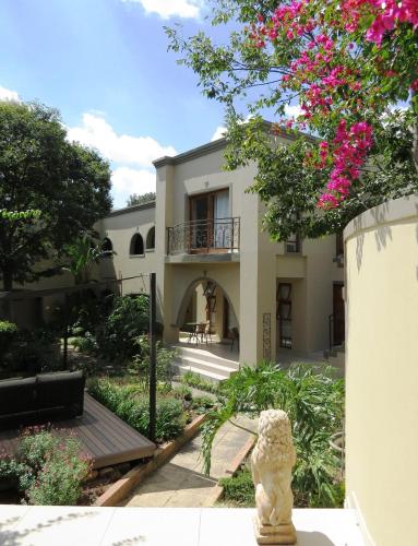 Ngoại cảnh khách sạn