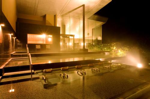 Tắm suối nước nóng