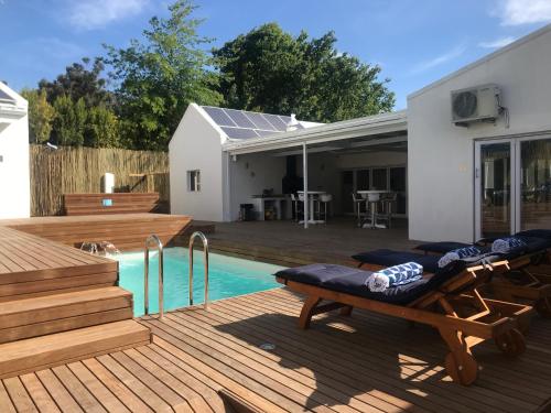 Ngoại cảnh khách sạn