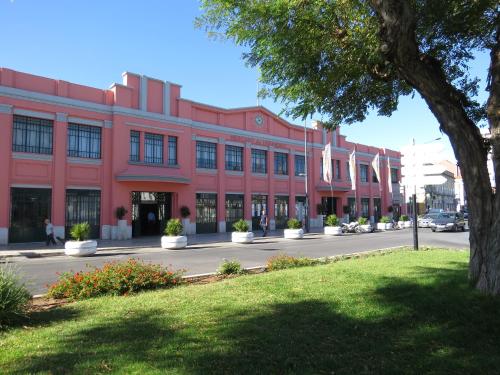 Nơi tham quan gần đây