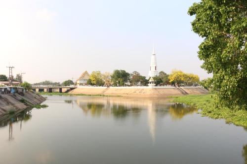 Nơi tham quan gần đây