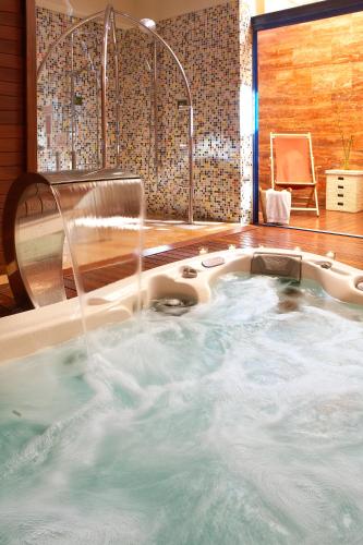 Bồn tắm nước nóng