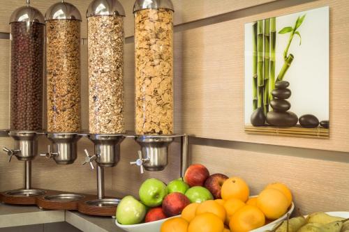 Đồ ăn và thức uống