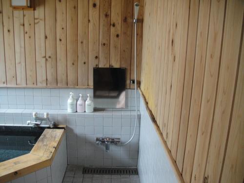 Tắm suối nước nóng