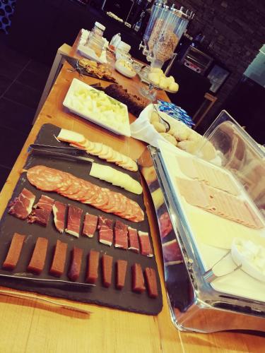 Đồ ăn và thức uống