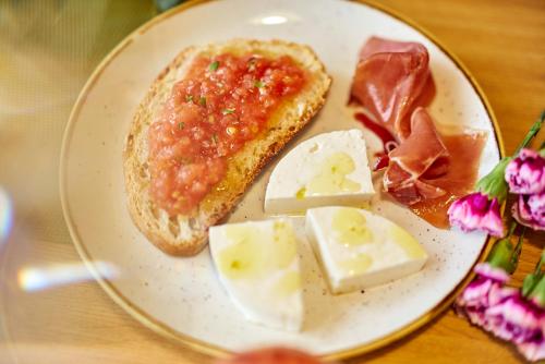 Đồ ăn và thức uống