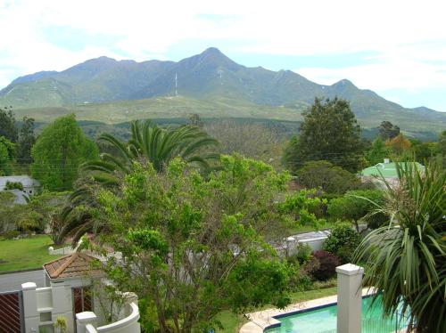 Khu vực xung quanh