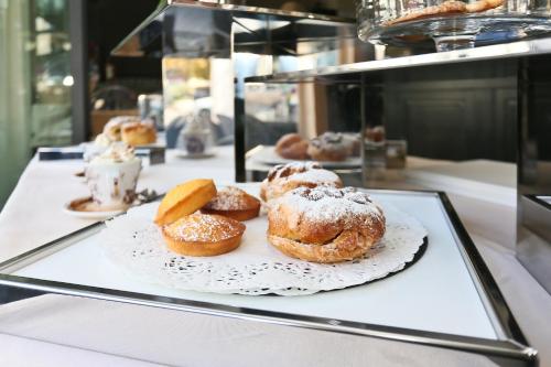 Đồ ăn và thức uống