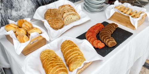 Đồ ăn và thức uống