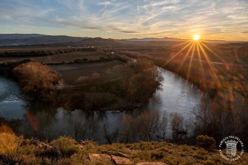 Khu vực xung quanh