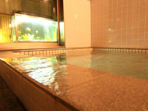 Tắm suối nước nóng