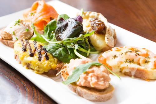 Đồ ăn và thức uống