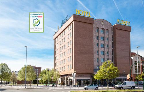 Ngoại cảnh khách sạn