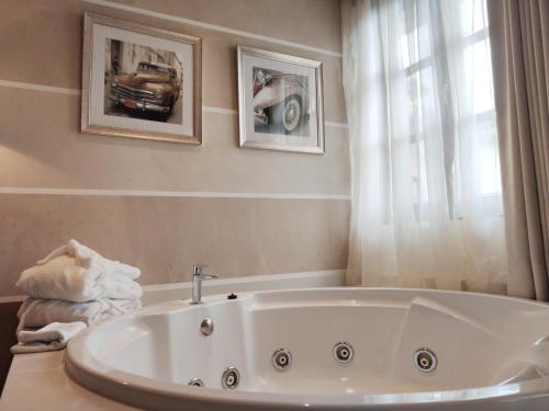 Bồn tắm nước nóng