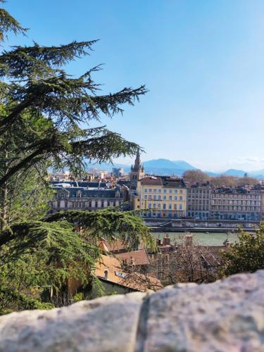 Nơi tham quan gần đây