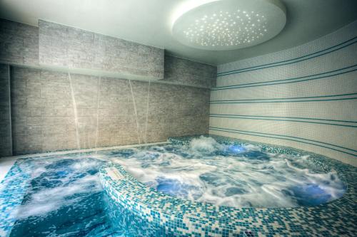 Bồn tắm nước nóng