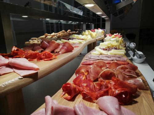 Đồ ăn và thức uống