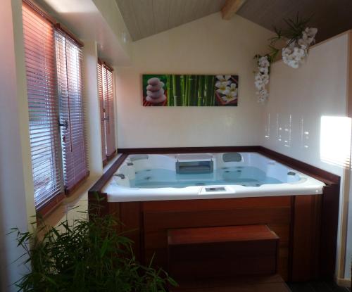 Bồn tắm nước nóng