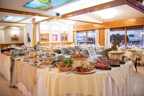 Đồ ăn và thức uống