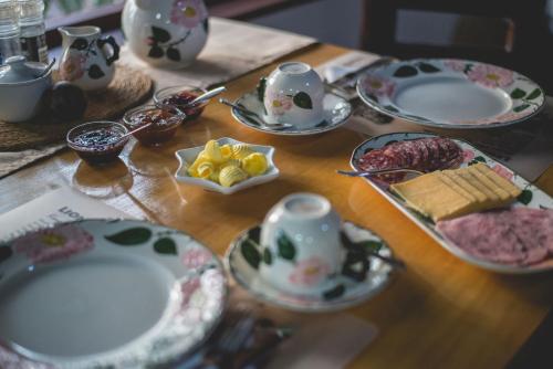 Đồ ăn và thức uống