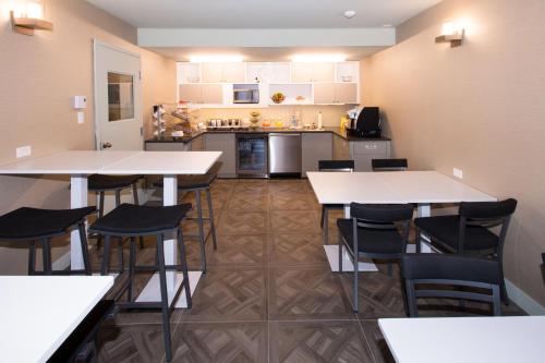 Đồ ăn và thức uống