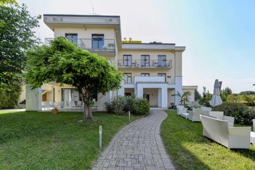 Ngoại cảnh khách sạn