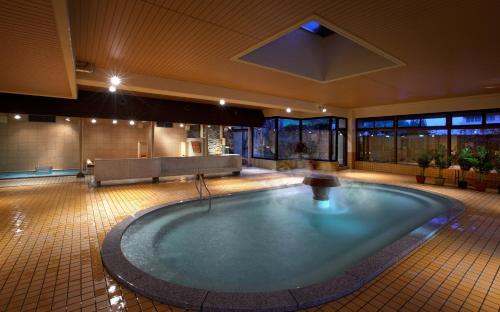 Tắm suối nước nóng