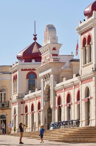 Nơi tham quan gần đây