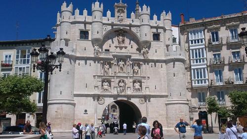 Nơi tham quan gần đây